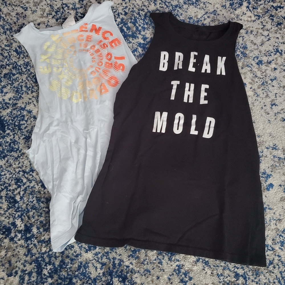 2 women's Reebok muscle shirts, Size XS/S